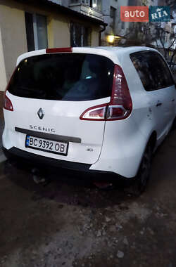 Минивэн Renault Scenic 2011 в 