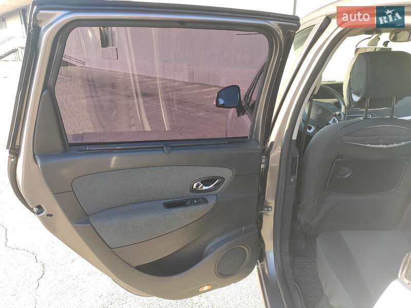 Минивэн Renault Scenic 2011 в Львове