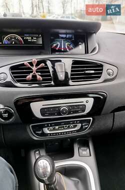 Минивэн Renault Scenic 2016 в 