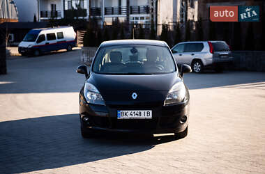 Минивэн Renault Scenic 2010 в 