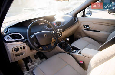 Минивэн Renault Scenic 2010 в 