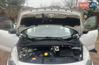 Минивэн Renault Scenic 2015 в 