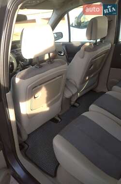 Минивэн Renault Scenic 2003 в 