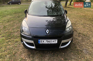 Минивэн Renault Scenic 2011 в 