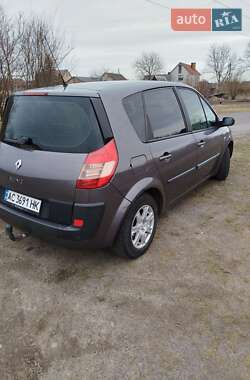 Минивэн Renault Scenic 2004 в 