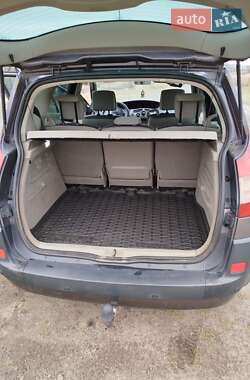 Минивэн Renault Scenic 2004 в 