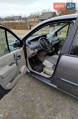 Минивэн Renault Scenic 2004 в 