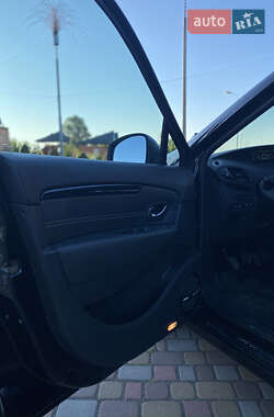 Минивэн Renault Scenic 2012 в 