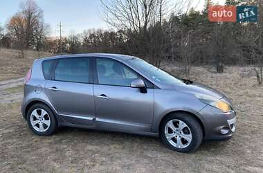 Минивэн Renault Scenic 2010 в 