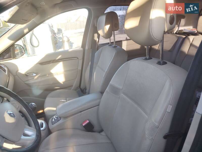 Минивэн Renault Scenic 2010 в Коростене