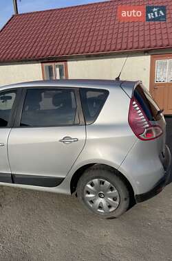 Мінівен Renault Scenic 2011 в 