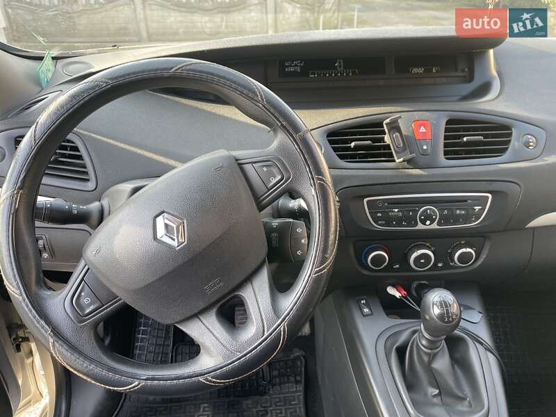 Минивэн Renault Scenic 2011 в Каменке-Бугской