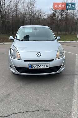 Минивэн Renault Scenic 2010 в 