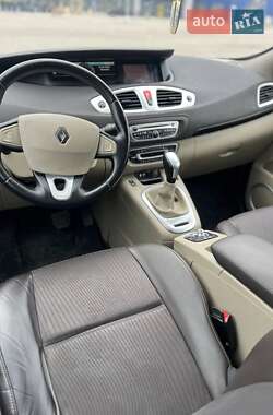Минивэн Renault Scenic 2010 в 