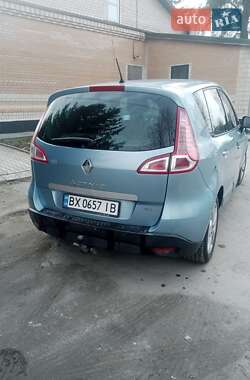 Минивэн Renault Scenic 2010 в 