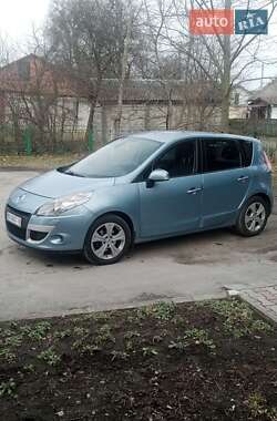 Минивэн Renault Scenic 2010 в 