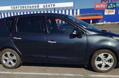 Минивэн Renault Scenic 2010 в 
