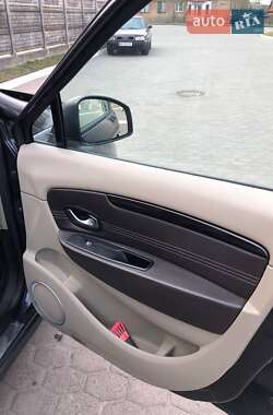 Минивэн Renault Scenic 2010 в 