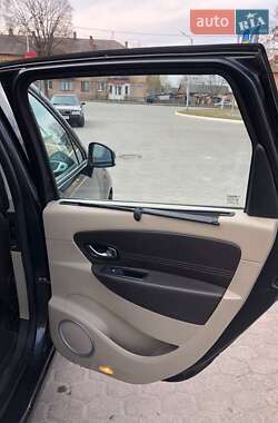 Минивэн Renault Scenic 2010 в 