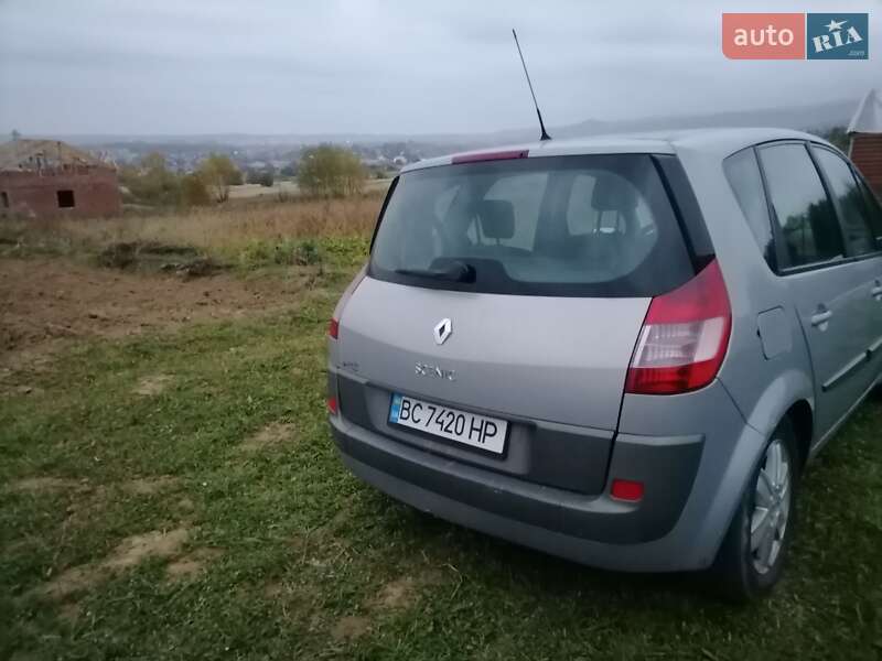 Минивэн Renault Scenic 2004 в Сходнице фото 2 Минивэн Renault Scenic 2004 в Сходнице