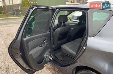 Минивэн Renault Scenic 2010 в 
