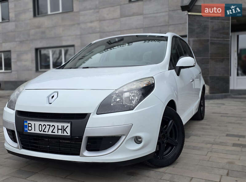 Минивэн Renault Scenic 2009 в 