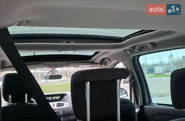 Минивэн Renault Scenic 2009 в 
