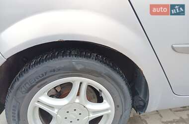 Минивэн Renault Scenic 2005 в 