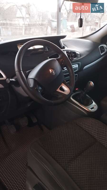 Минивэн Renault Scenic 2011 в Чернигове