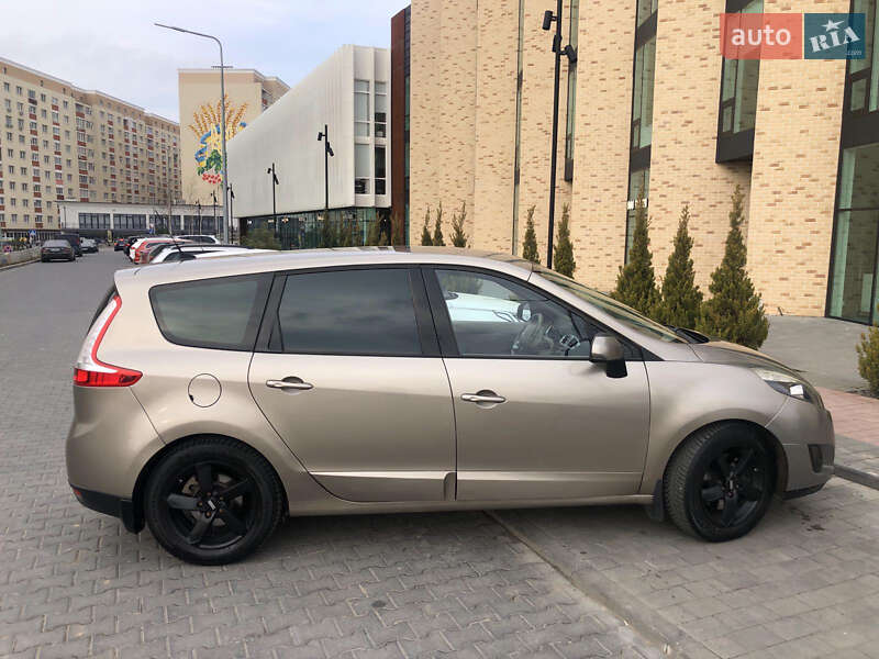 Мінівен Renault Scenic 2010 в Хмельницькому