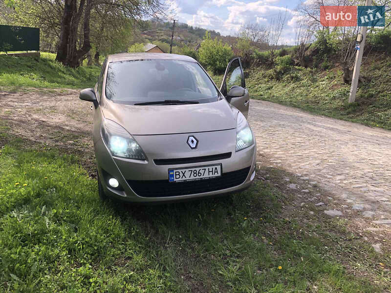 Мінівен Renault Scenic 2010 в Хмельницькому
