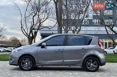 Минивэн Renault Scenic 2011 в 