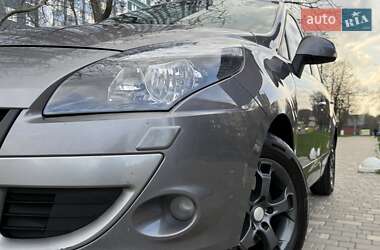 Минивэн Renault Scenic 2011 в 