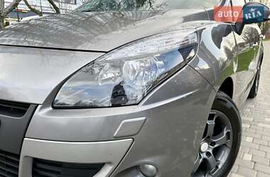 Минивэн Renault Scenic 2011 в 