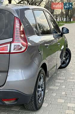 Минивэн Renault Scenic 2011 в 
