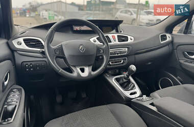 Минивэн Renault Scenic 2010 в 