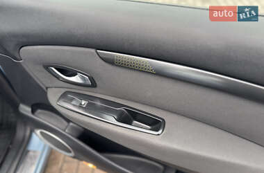Минивэн Renault Scenic 2010 в 