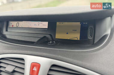 Минивэн Renault Scenic 2010 в 