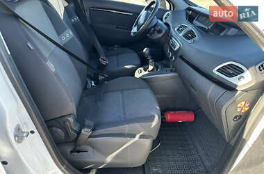 Минивэн Renault Scenic 2012 в 