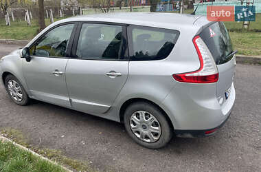 Минивэн Renault Scenic 2011 в 