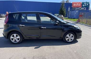 Минивэн Renault Scenic 2010 в 