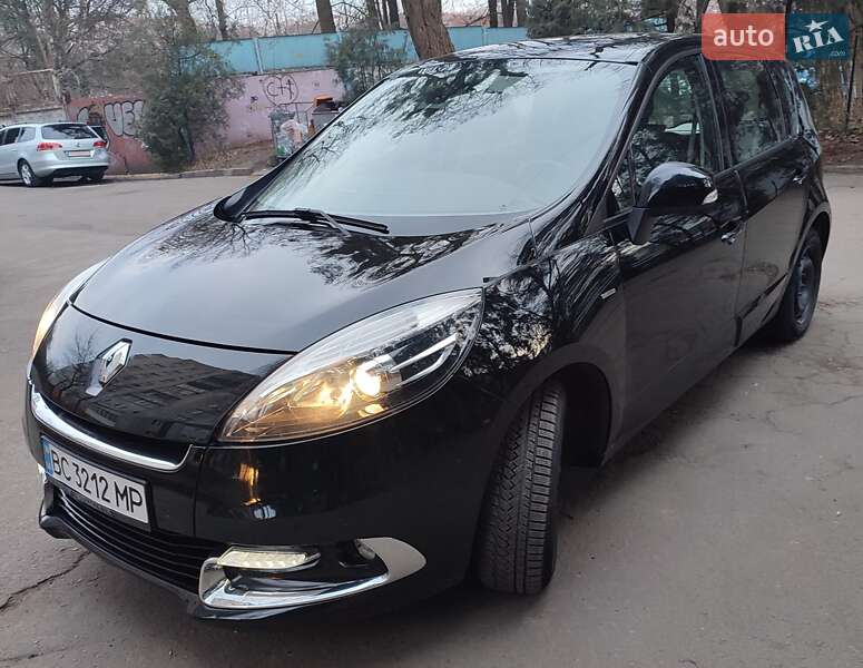 Мінівен Renault Scenic 2012 в 