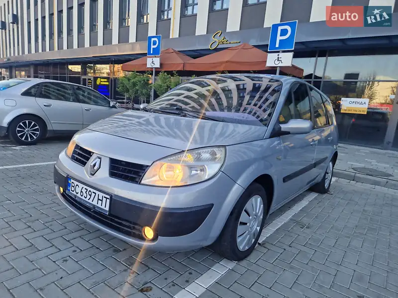 Минивэн Renault Scenic 2004 в 