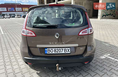 Минивэн Renault Scenic 2011 в 