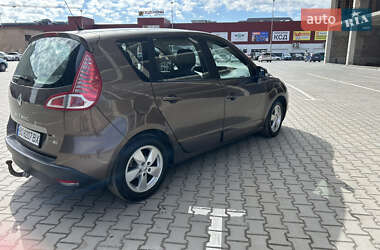 Минивэн Renault Scenic 2011 в 
