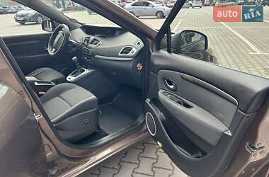 Минивэн Renault Scenic 2011 в 