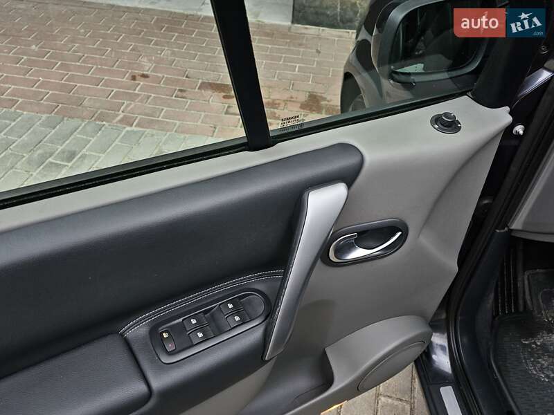 Мінівен Renault Scenic 2009 в Тернополі