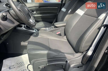 Минивэн Renault Scenic 2013 в 