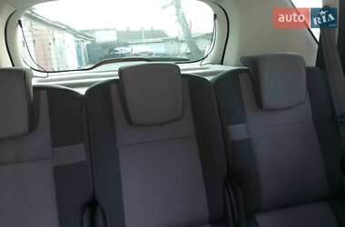 Минивэн Renault Scenic 2013 в 