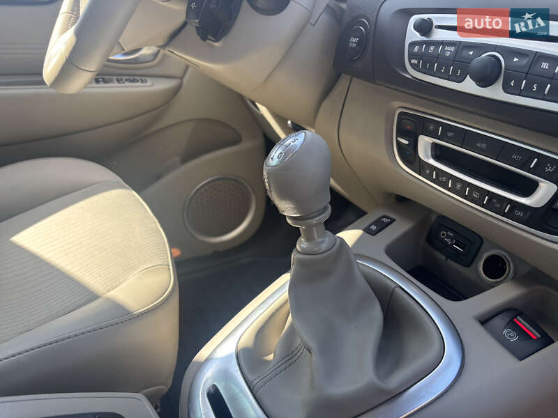 Минивэн Renault Scenic 2010 в Киеве